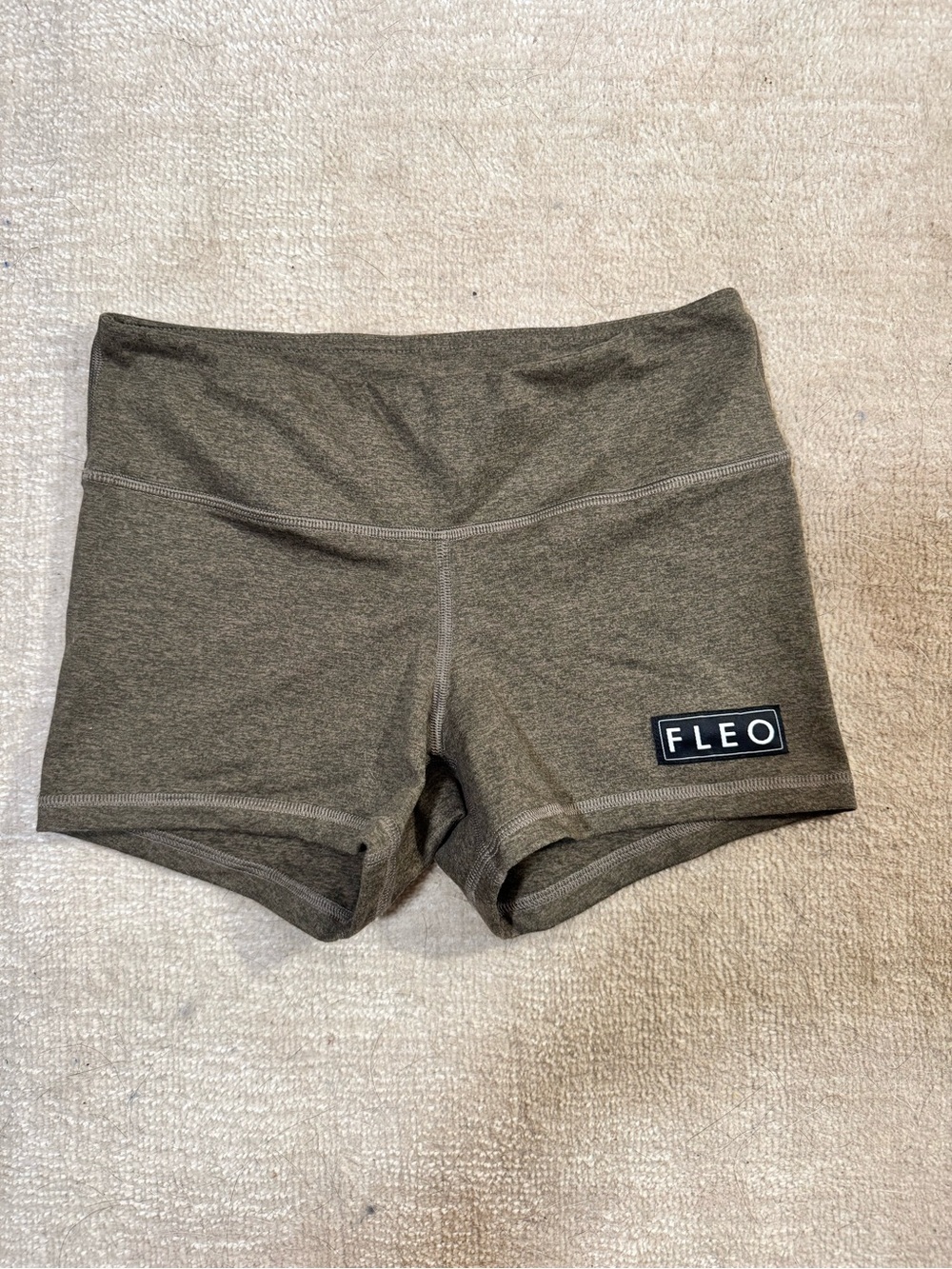 Fleo Shorts size small
